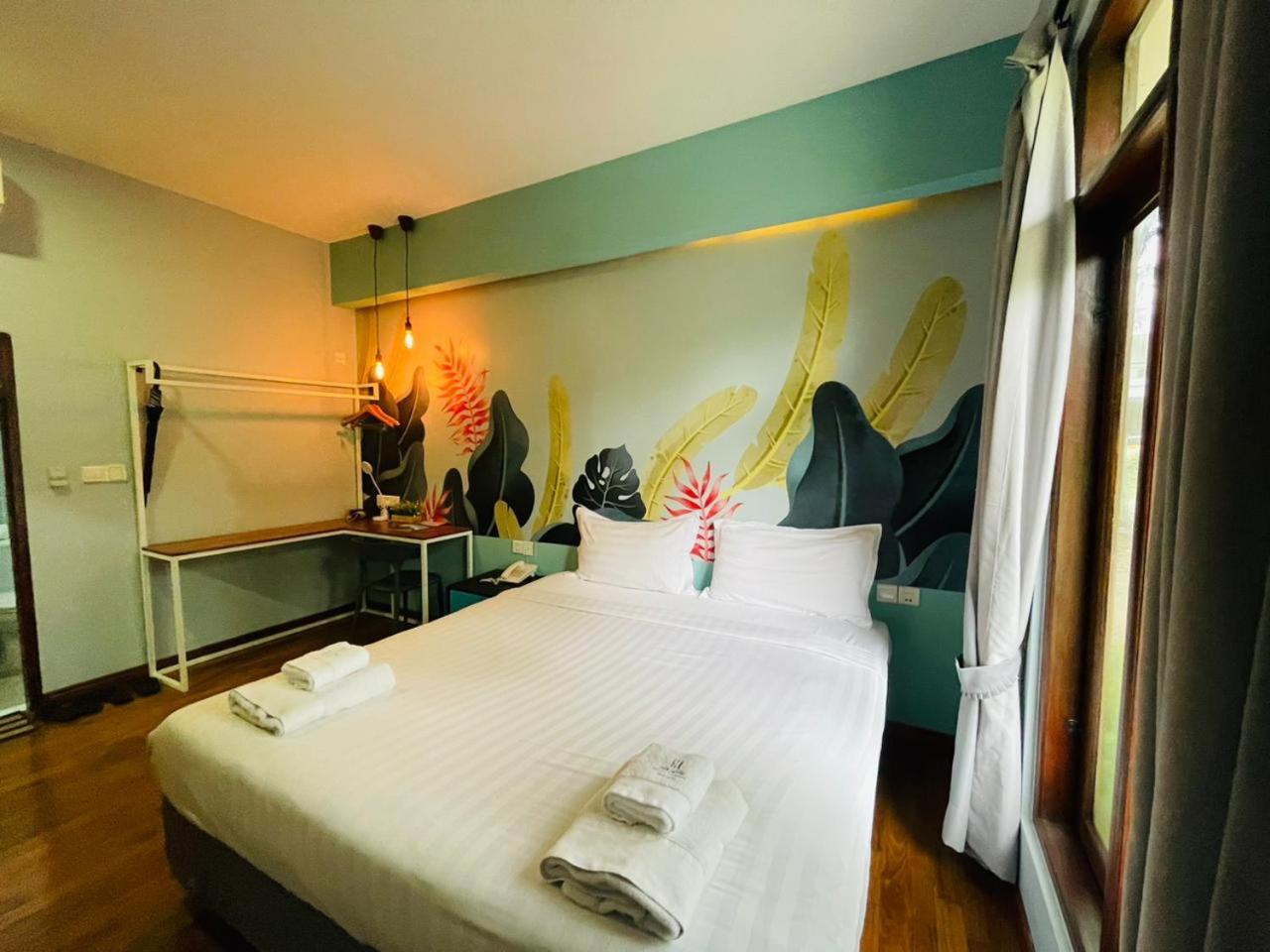 Wh Hotel & Service Apartment Thanlyin Exterior photo