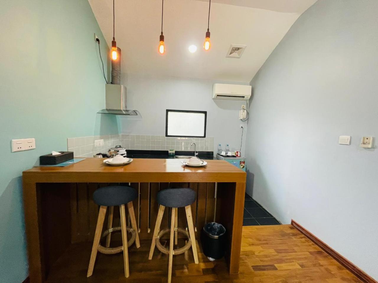 Wh Hotel & Service Apartment Thanlyin Exterior photo