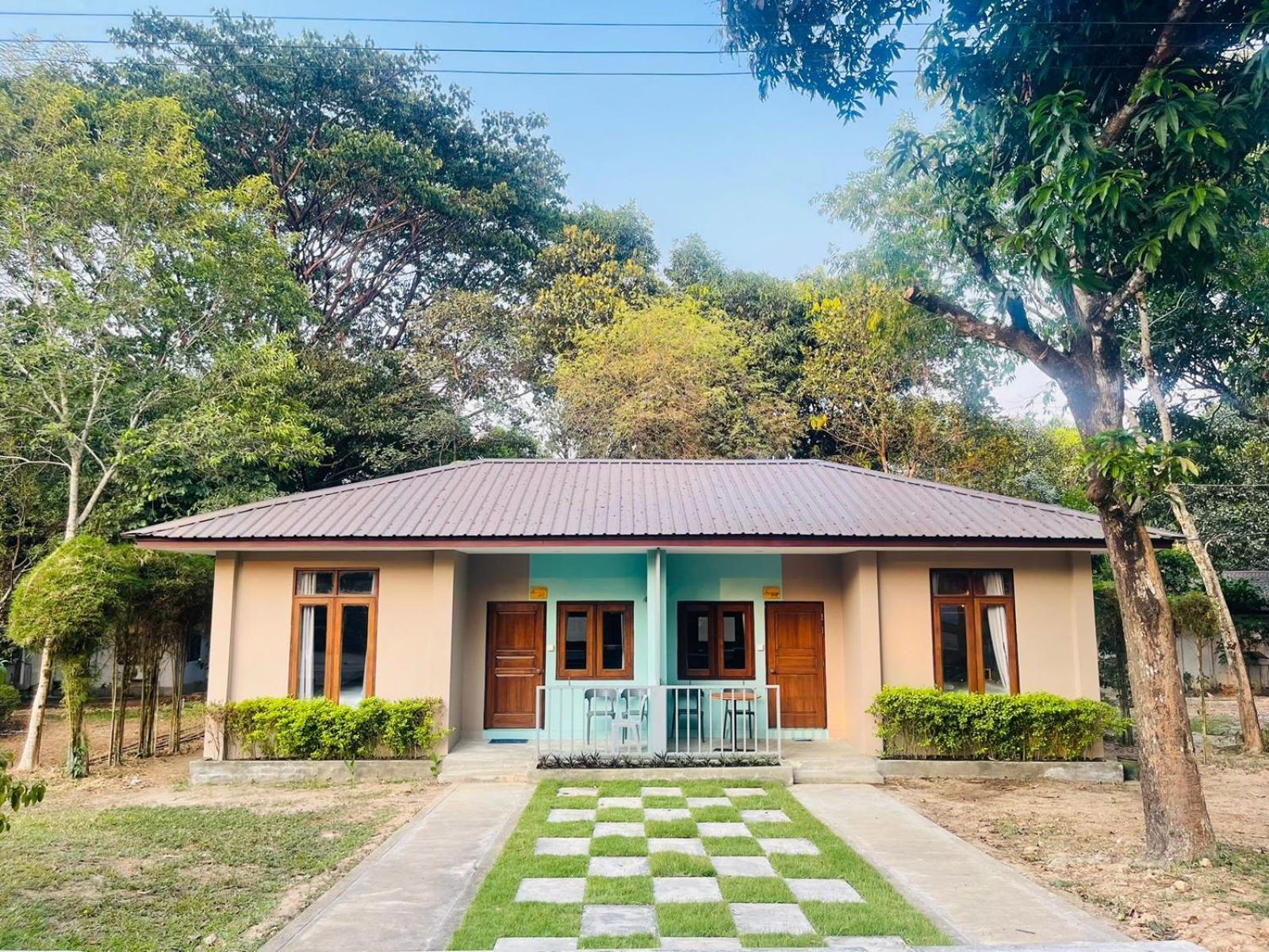 Wh Hotel & Service Apartment Thanlyin Exterior photo