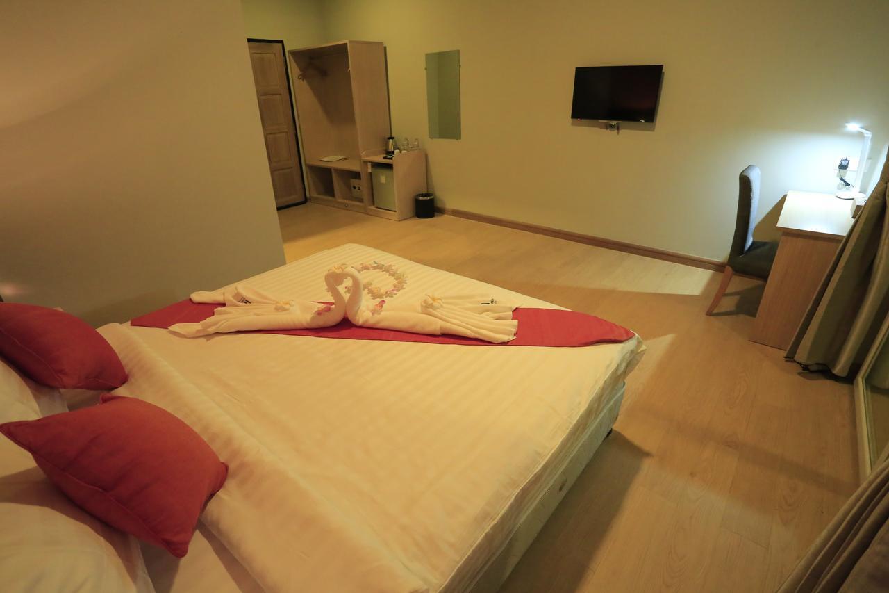 Wh Hotel & Service Apartment Thanlyin Exterior photo